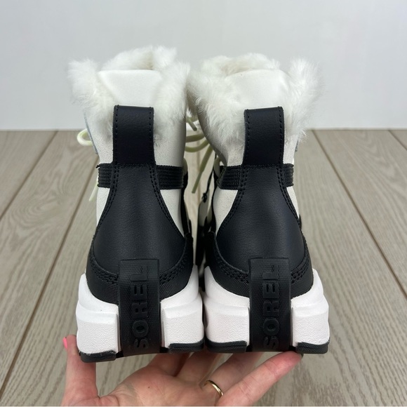 Sorel Women's Ona RMX Glacy Faux Fur Waterproof Boot US9.5 Sea Salt / Black $150 - Picture 6 of 8
